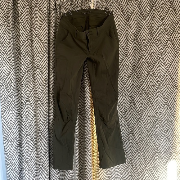 Green prana Halle 2 pants, size 6S (short). - Picture 1 of 5
